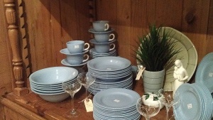 Love the robin's egg blue color of this dish set!!!